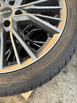 Na Audi zimne 245/40 R18 - 3