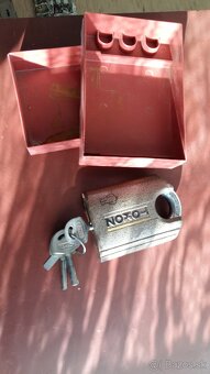 Visiaci zámok golem 70 - 3