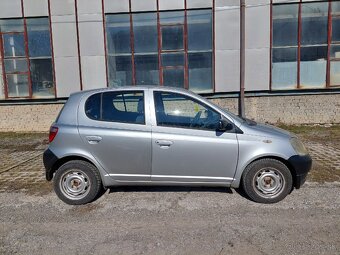 Toyota Yaris 1.0 VVT-i - 3