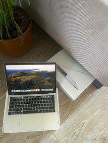 Apple MacBook Pro (13" 2018), 8GB, 256GB - 3