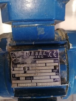 Motor s dopravníkom - 3