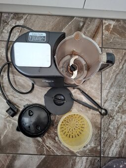 Parny mixer Twistshake na prípravu jedla mixuje aj naparuje - 3