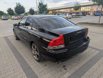 Volvo S60 D5 R-Design - 3