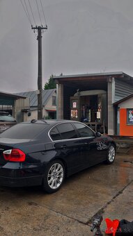BMW E90 330XD - 3