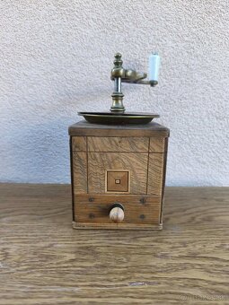 Veľké starožitné mlynčeky na kávu - 3