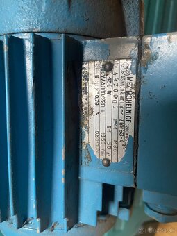 Predám Elektromotory 220/380V - 3