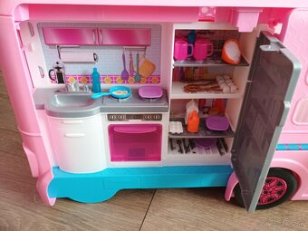 Barbie karavan - 3
