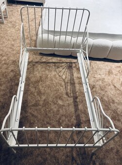 Rastúca posteľ IKEA - 3