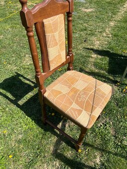 jedálenský stôl + 4 stoličky - 3