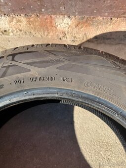 Predám Continetal EcoContact 6 215/55 R17 V - 3