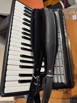 Predam akordeon Hohner Favorit - 3