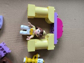 Lego Duplo Bella a dinosaury - 3