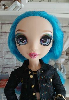 Vysoká bábika Rainbow High - Amaya Raine, 60cm - 3