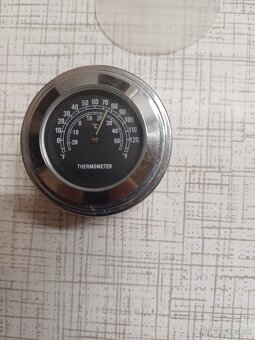 Hodiny a teplomer na riadidlá motorky. - 3