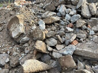 Darujem suť za odvoz DT - 3