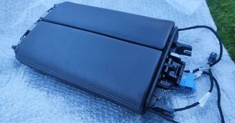 Mercedes GLE W167 - laktova opierka, Corolla E21 - nalepky - 3