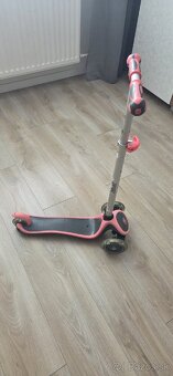 Kolobežka Globber Evo 4v1 Plus Neon Pink
 - 3