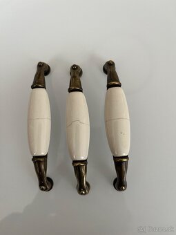 Rustikálna úchytka na nabytok s porcelánom, 96mm - 3