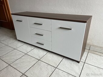 Skrinka pod TV - 3