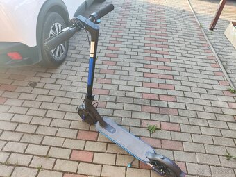 Predam elektricku kolobezku Xiaomi Mi Essential - 3
