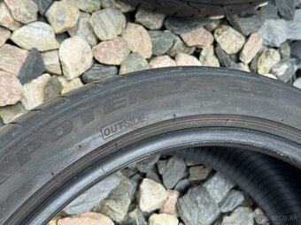 235/40 R19 - 3