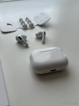 Apple AirPods Pro 2 - 3