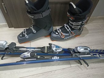 lyže salomon a lyžiarky - 3