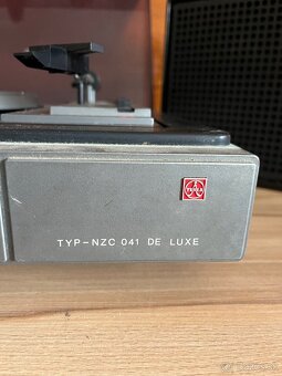 Gramofón Tesla NZC-041 DE LUXE - 3