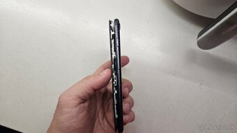 Apple iPhone 7 - reštartuje sa, na diely - 3