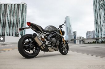 TRIUMPH SPEED TRIPLE 1200 RS - 3