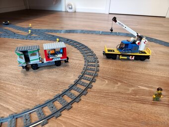 Nákladný vlak Lego 60198 + Koľaje 60205 + 60238 - 3
