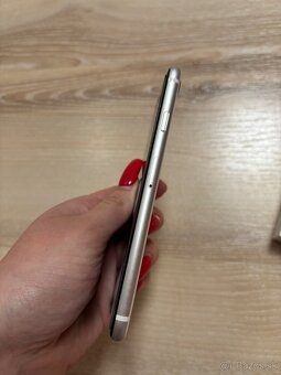 iPhone SE 2020 - 3