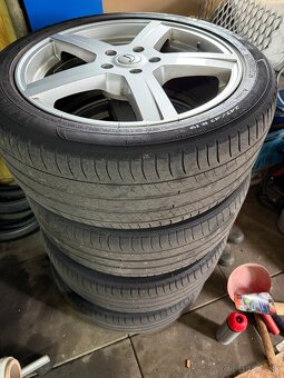 BMW - 3