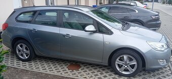 Opel Astra SPORTS TOURER - 3
