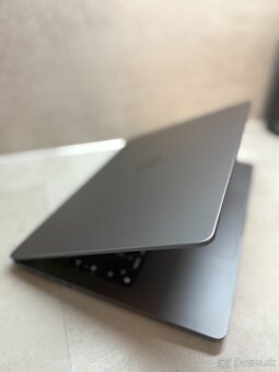 Macbook Pro M3 , 14 palcový - 3