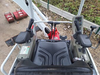 Minibager Takeuchi TB216 UB - 3
