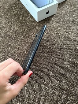 iPhone XR 128g - 3