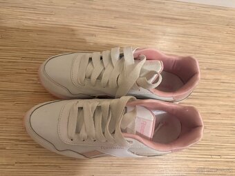 Botasky zn.Reebok č.37 + 2 bundy GRÁTIS - 3