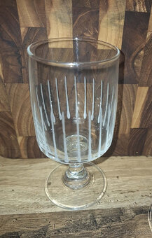 STARÉ POHÁRE S VÝBRUSOM - 3