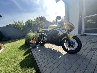 Yamaha R6 2004 - 3