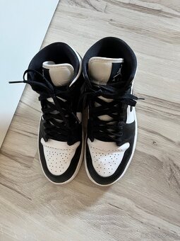 WMNS AIR JORDAN 1 MID 365 - 3