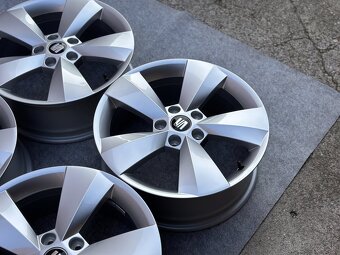 SKODA VOLKSWAGEN SEAT 5X112 R17 6,5J ET38 - 3