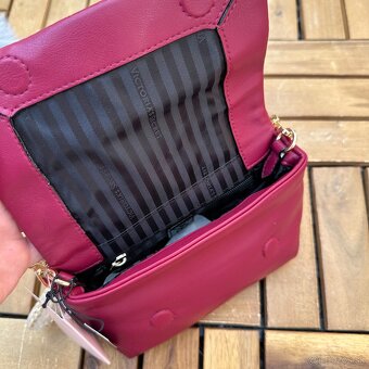 Victoria’s secret malinová crossbody kabelka - 3
