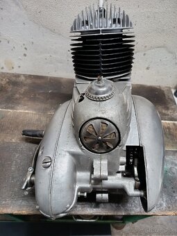 Motor Jawa 250 353 - 3