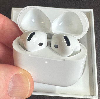Apple AirPods 4 nové - 3