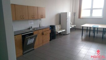 Kancelárske priestory na prenájom v Petržalke 400 m2. - 3