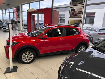 Kia Stonic 1.2 DPi 58 kW M5 MY25 Silver + Silver pack - 3