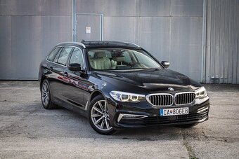 BMW 520d Touring Luxury Line, Pano, El. ťažné, Po servise - 3