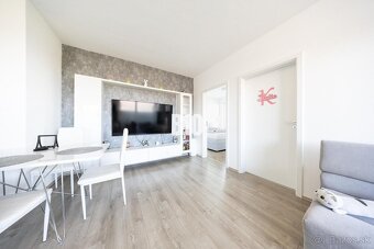 PRESVETLENÝ 3 IZBOVÝ BYT - ul. AGÁTOVÁ - 3