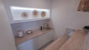 PRENÁJOM-kancelárie/salón s parkovaním hneď pri budove v KN - 3